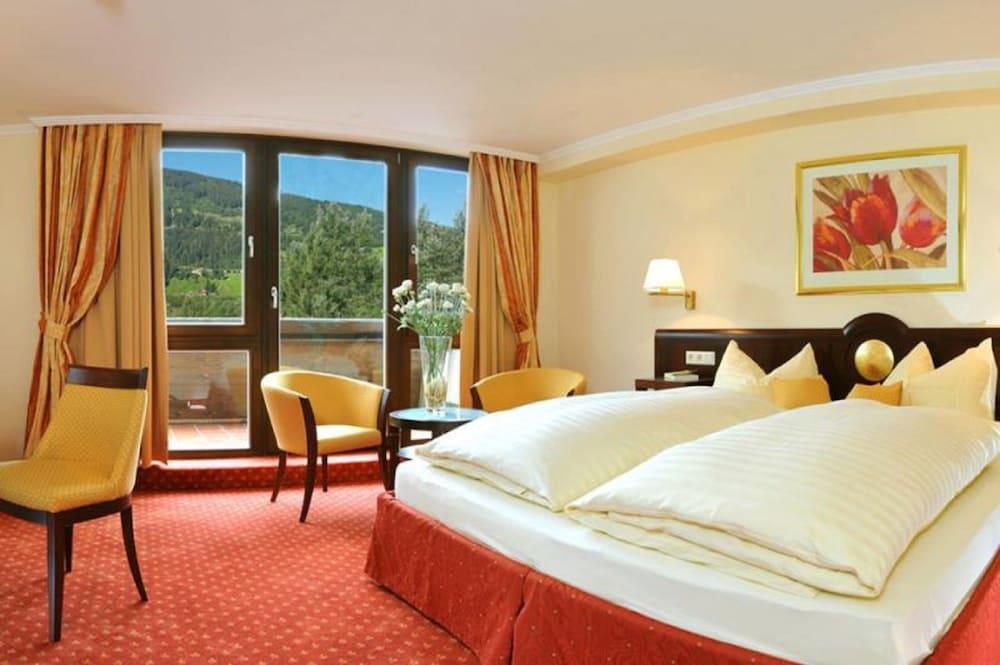 Familienhotel Sonngastein バードガシュタイン エクステリア 写真